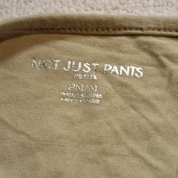 Not Just Pants top - Picture 5 of 7